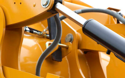 ¿Cuál es la función del aceite hidráulico?